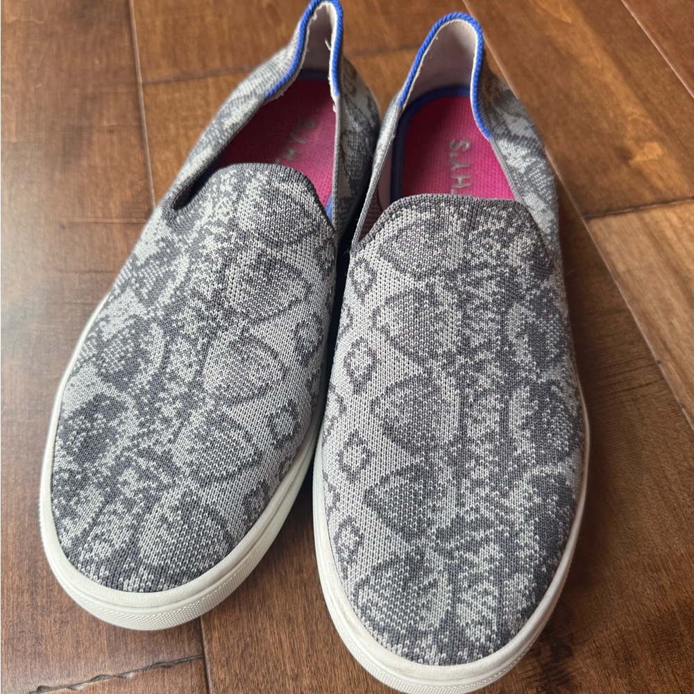Rothy’s Sneakers Grey/White/Pink Snake Print Sz 9